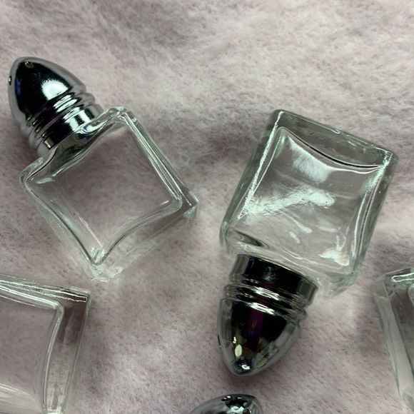 6 Salt/Pepper Mini Dispensers​ - Picture 5 of 6